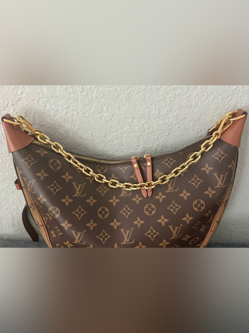Louis Vuitton chunky shoulder chain strap